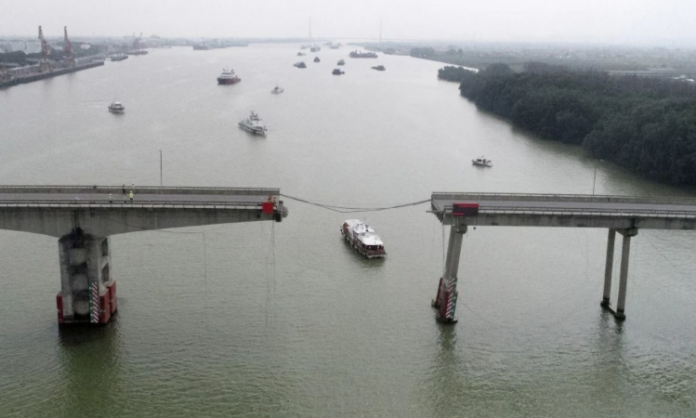 China News: चीन में जहाज के पुल से टकराने से दो लोगों की मौत