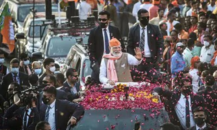 PM Modi Road Show Live: नामांकन से पहले आज वाराणसी में PM Modi का मेगा रोड शो, जानें पल-पल की अपडेट