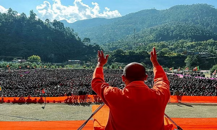 Yogi Adityanath: कुल्लू में सीएम योगी का प्रहार “ये नया भारत है, जो छेड़ता नहीं, लेकिन कोई छेड़े तो छोड़ता भी नहीं”