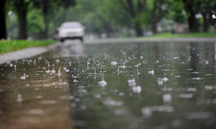 UP Weather: यूपी में उमस ने किया हाल-बेहाल, जानिए कब होगी बारिश