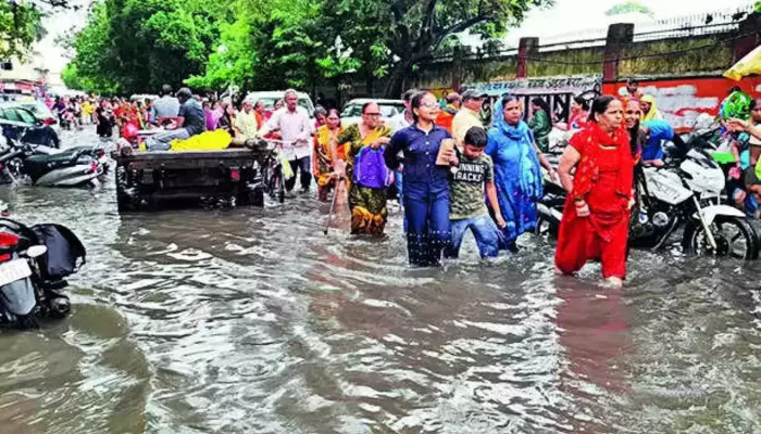 UP Flood: 22 जिलों के 1476 गांव में बाढ़ का खतरा, 6.3 एमएम तक बारिश