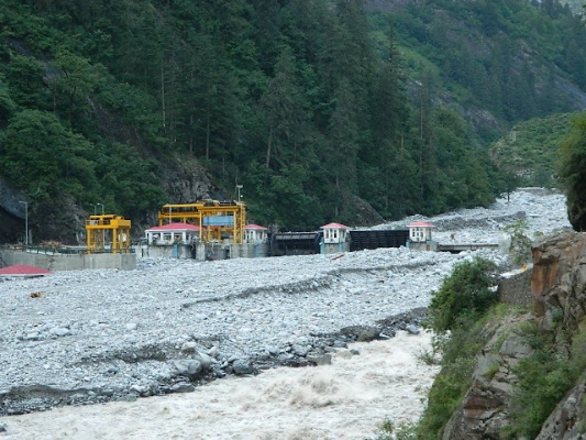 Uttarakhand Heavy Rain: जलस्तर में हुई बढ़त! मकान ढहे, मची भगदड़