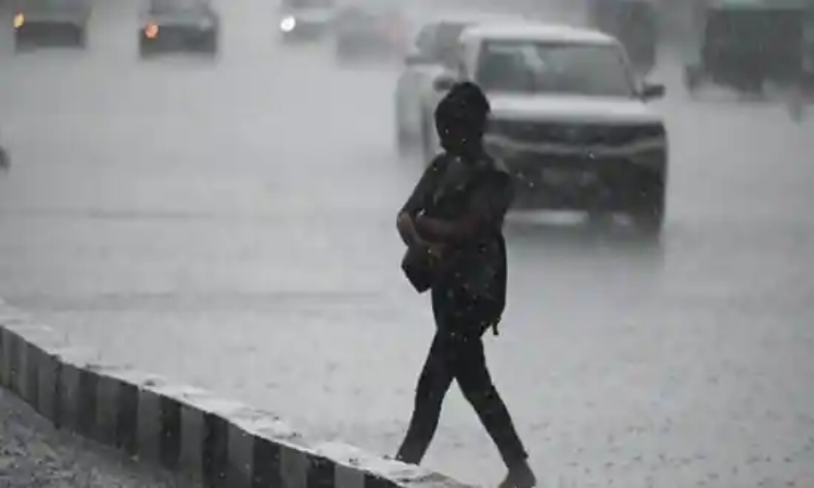 UP Weather: यूपी में मानसून की वापसी, आज इन जिलों में भारी बारिश का अलर्ट