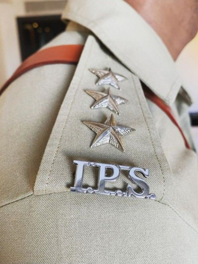 IPS की सैलरी कितनी होती है?