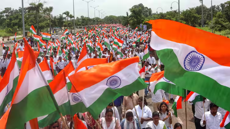 Independence Day: स्वतंत्रता दिवस पर फिरोजाबाद में निकली घरेलु हिंसा के खिलाफ महारैली